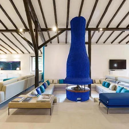 Villa Sleeps 12 Pool Air Con Wifi *