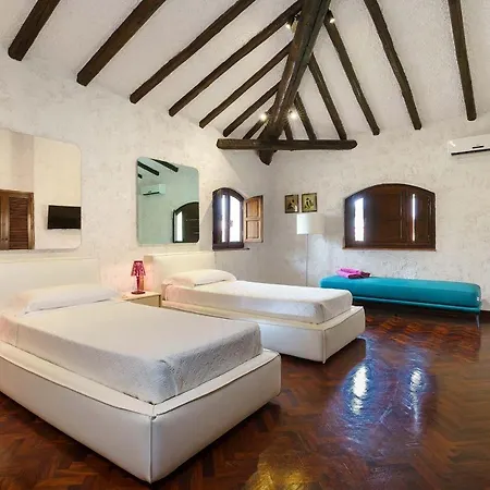 Sleeps 12 Pool Air Con Wifi *